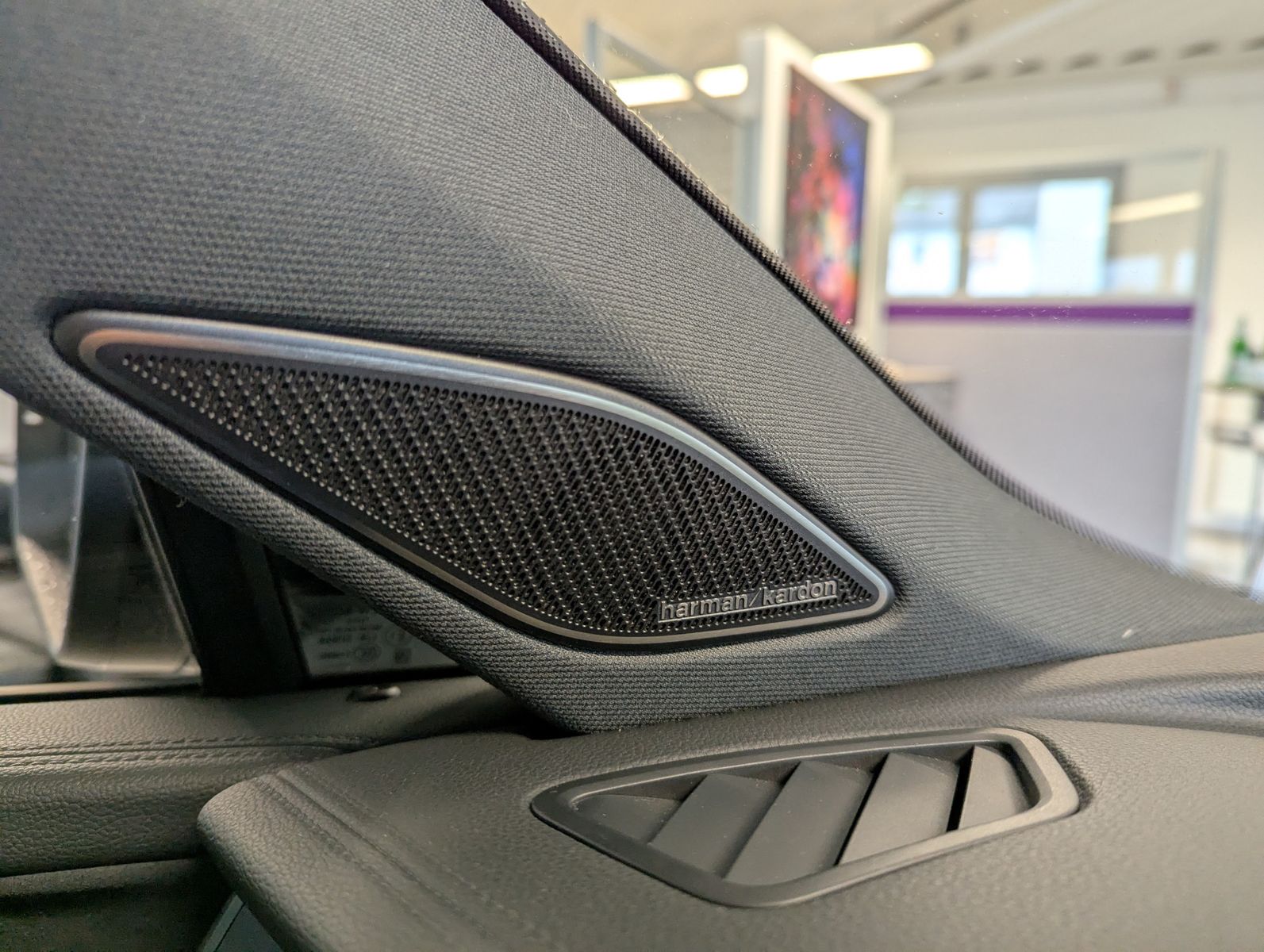 VW Tayron 2.0 4M R-Line Launch Pano Matrix AHK 20" - Image 26