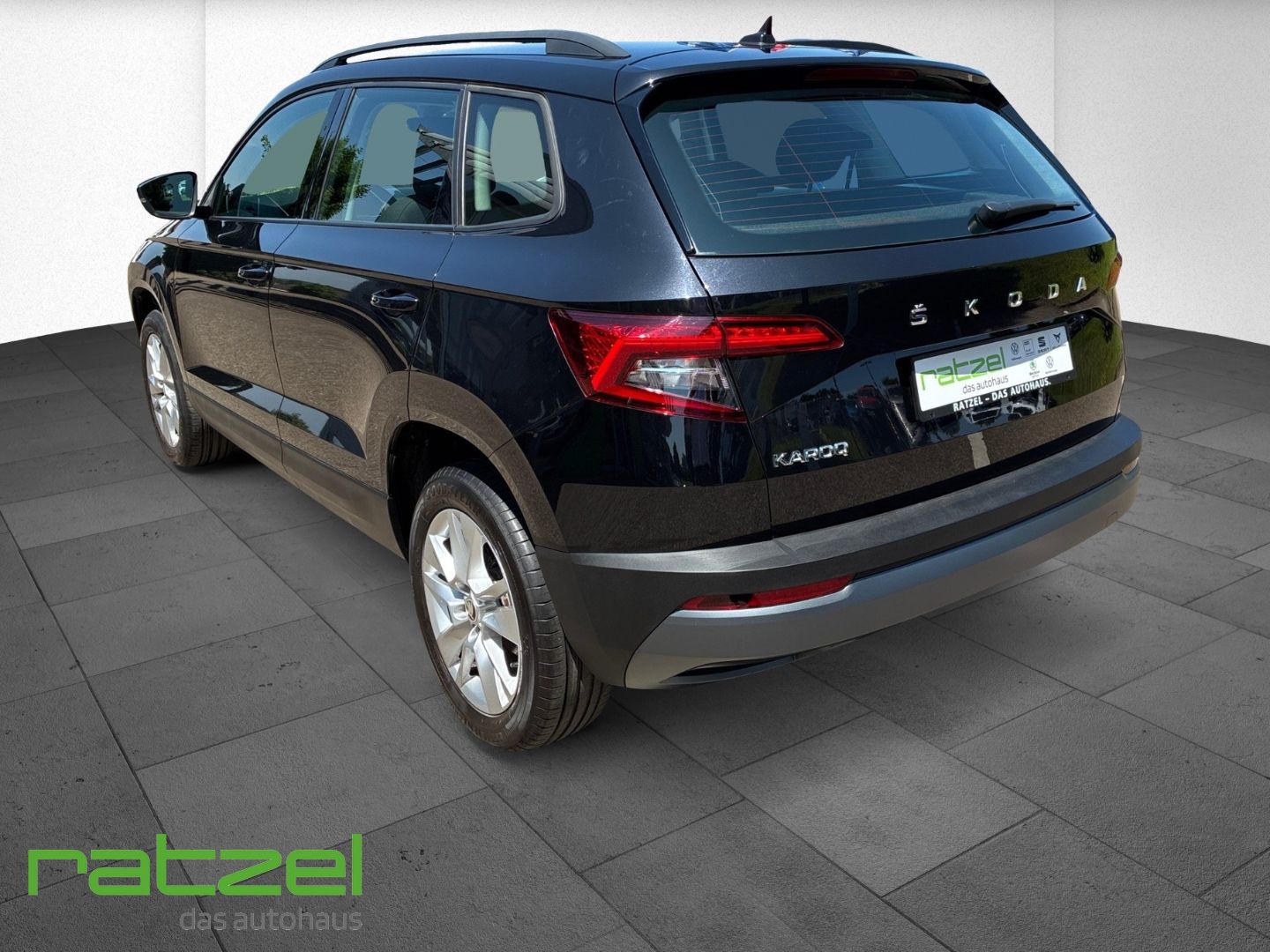 Fahrzeugabbildung SKODA Karoq Ambition TSI LED DAB SHZ Spurwechselassist