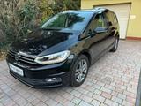 Volkswagen Touran Sound BMT/Start-Stopp-Autom. Glasschiebed - VW Touran Gebrauchtwagen in Berlin