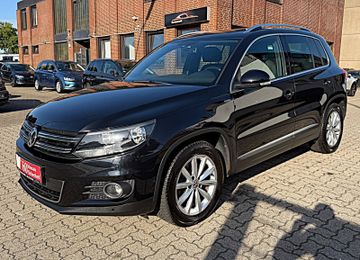 Volkswagen Tiguan - 1