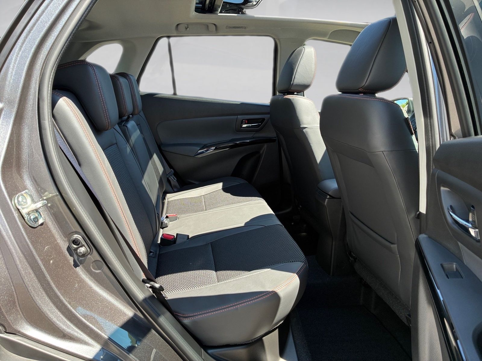 Fahrzeugabbildung Suzuki S-Cross 1.4 Boosterjet Comfort+ AllGrip Kamera,P