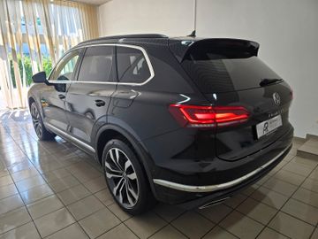 Volkswagen Touareg - 2