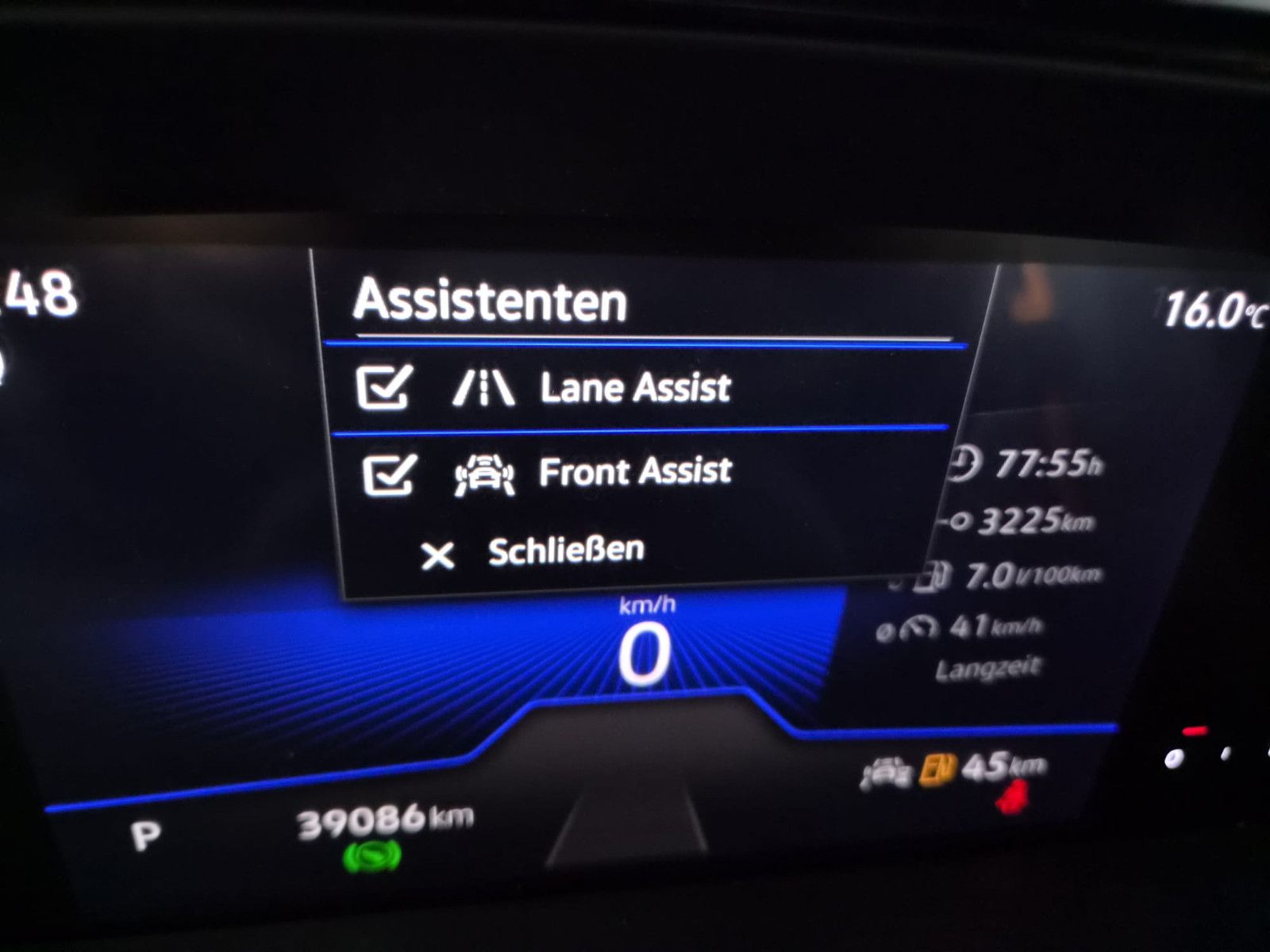 Fahrzeugabbildung Volkswagen T-Roc Life / NAVI / AHK / DIGITAL