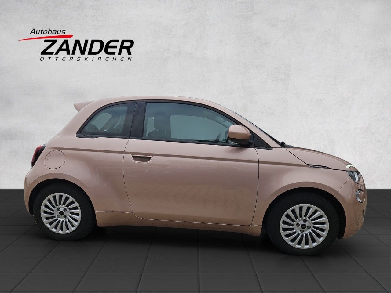 Fahrzeugabbildung Fiat 500e 42kWh Akku - Navi - Bluetooth