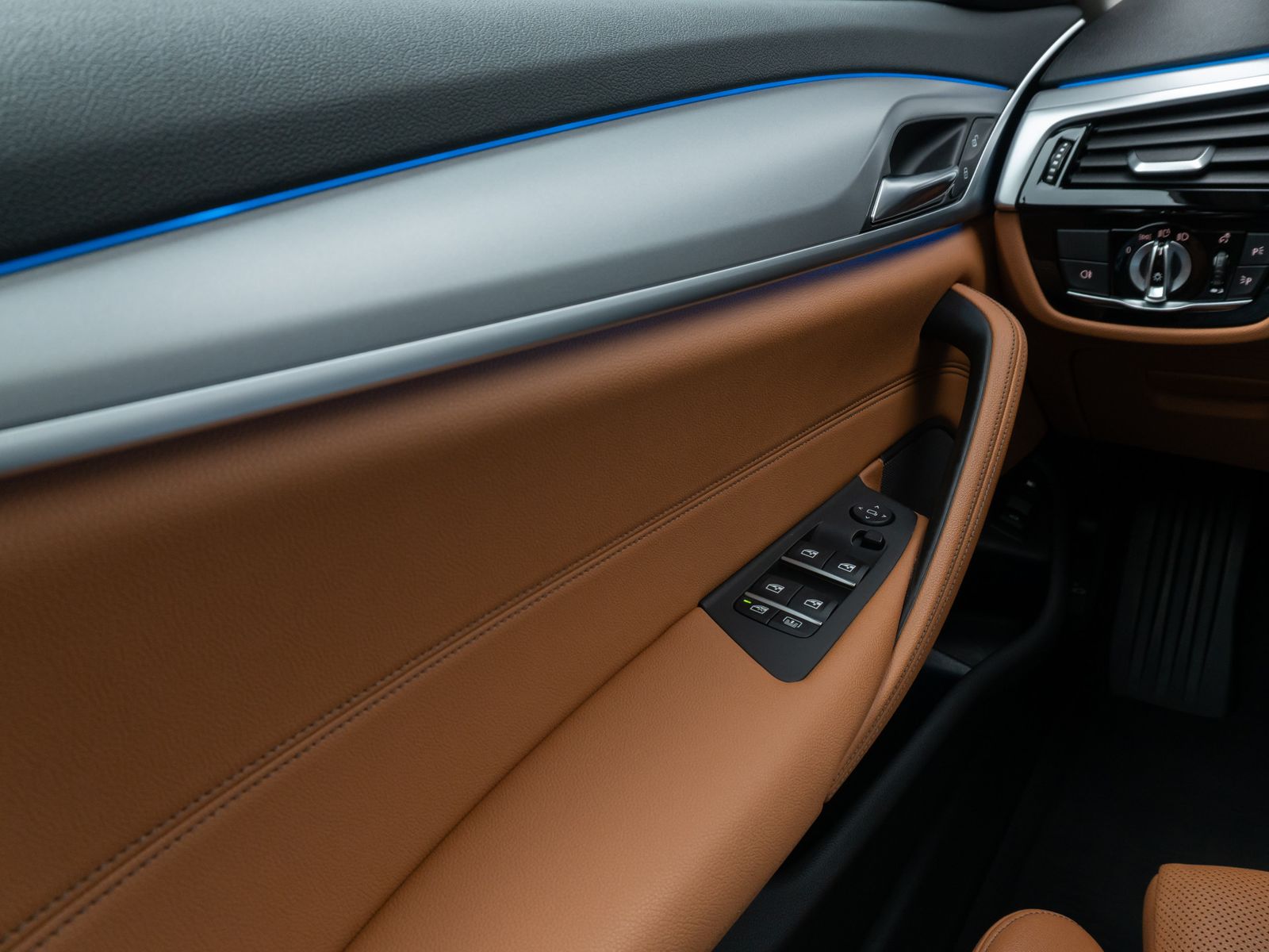 Fahrzeugabbildung BMW 520e Glasdach Kamera DAB H/K DispKey Sport Alarm