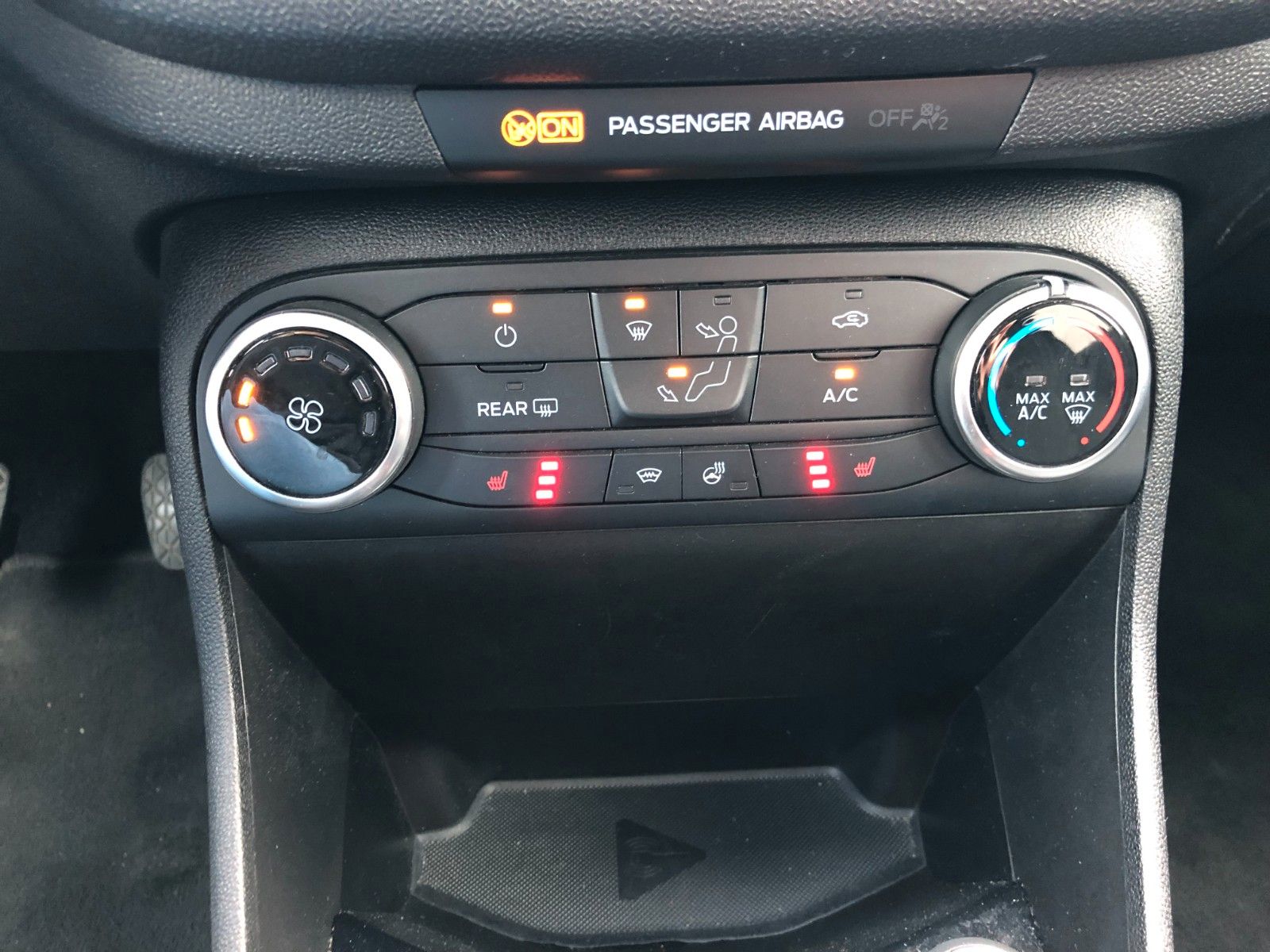 Fahrzeugabbildung Ford Fiesta 1.1 Cool & Connect*Winterpak.*Designpak.