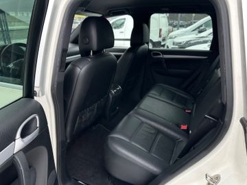 Porsche Cayenne - 10