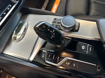 BMW 530 d xDrive Sport Line *LED*Pano*