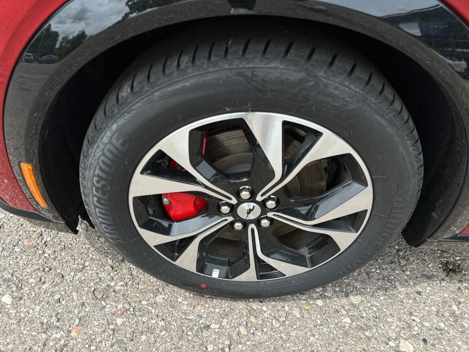 Fahrzeugabbildung Ford Mustang Mach-E Premium AWD