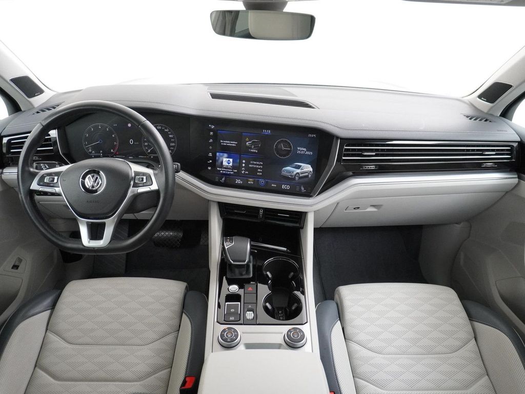 Volkswagen Touareg 3.0 TSI Elegance AHK | Pano |  kamera |