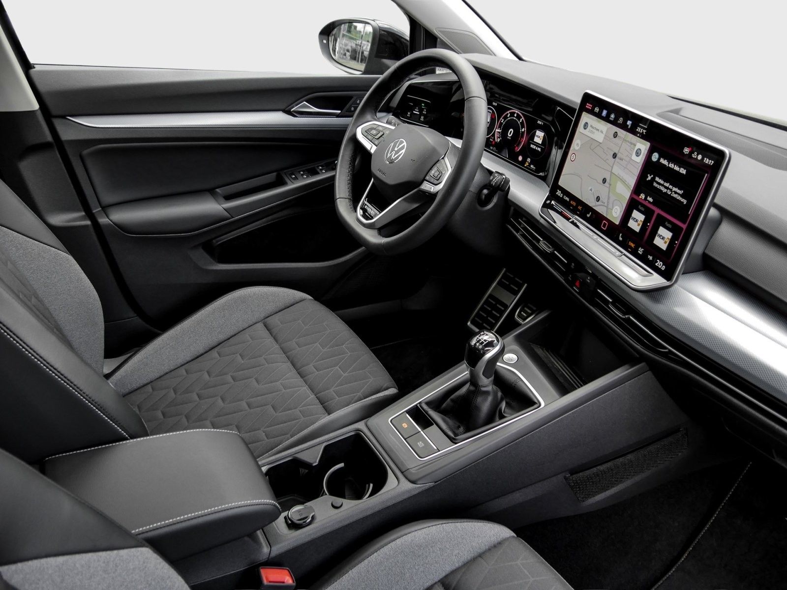 Volkswagen Golf VIII ENERGY 1.5 TSI LED Navi Pano ACC RKame foto 3