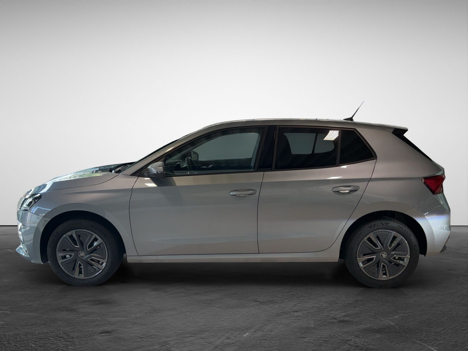 Skoda Fabia 1.0 TSI DSG Balance LED RFK CarPlay SHZ 16 imagem 3