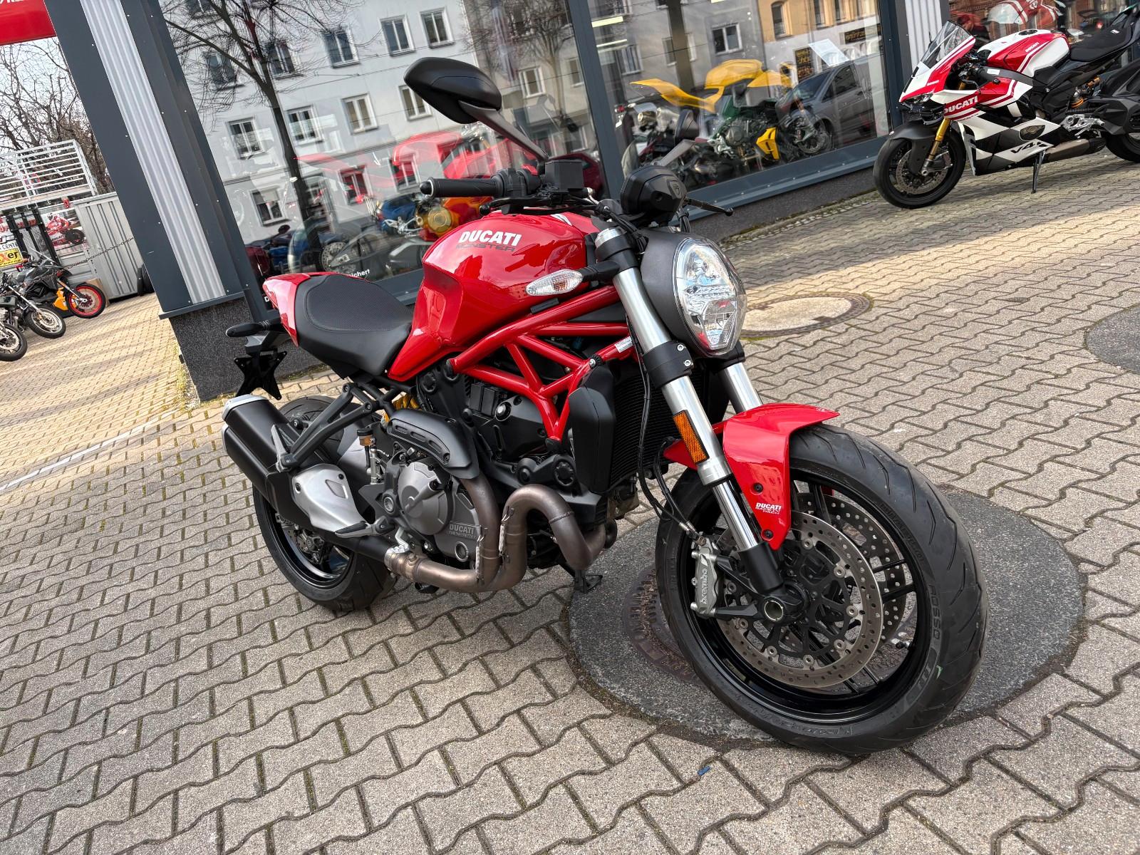 Ducati Monster 821 / Wenig Kilometer !