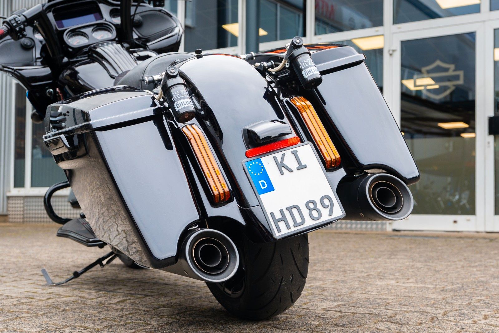Fahrzeugabbildung Harley-Davidson CVO ROAD GLIDE 117 FLTRXSE 131 CUI SE Öhlins