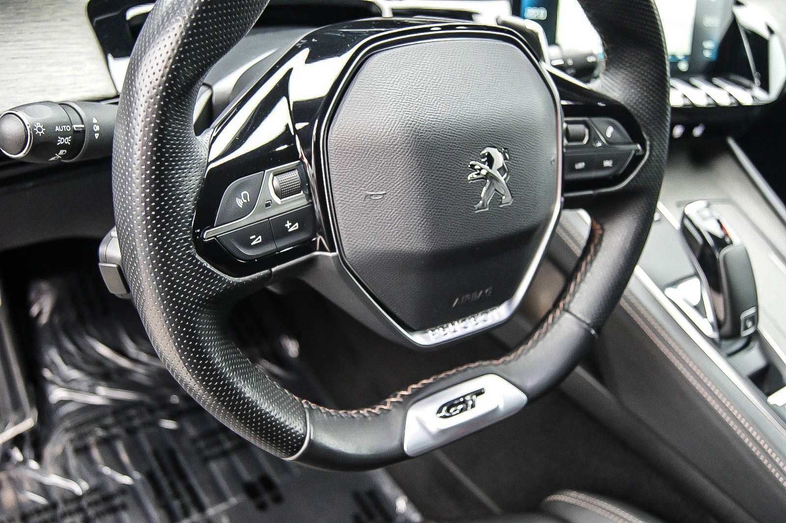 Fahrzeugabbildung Peugeot 508 SW GT Pack NIGHT-VISION ANHZV SCHIEBEDACH