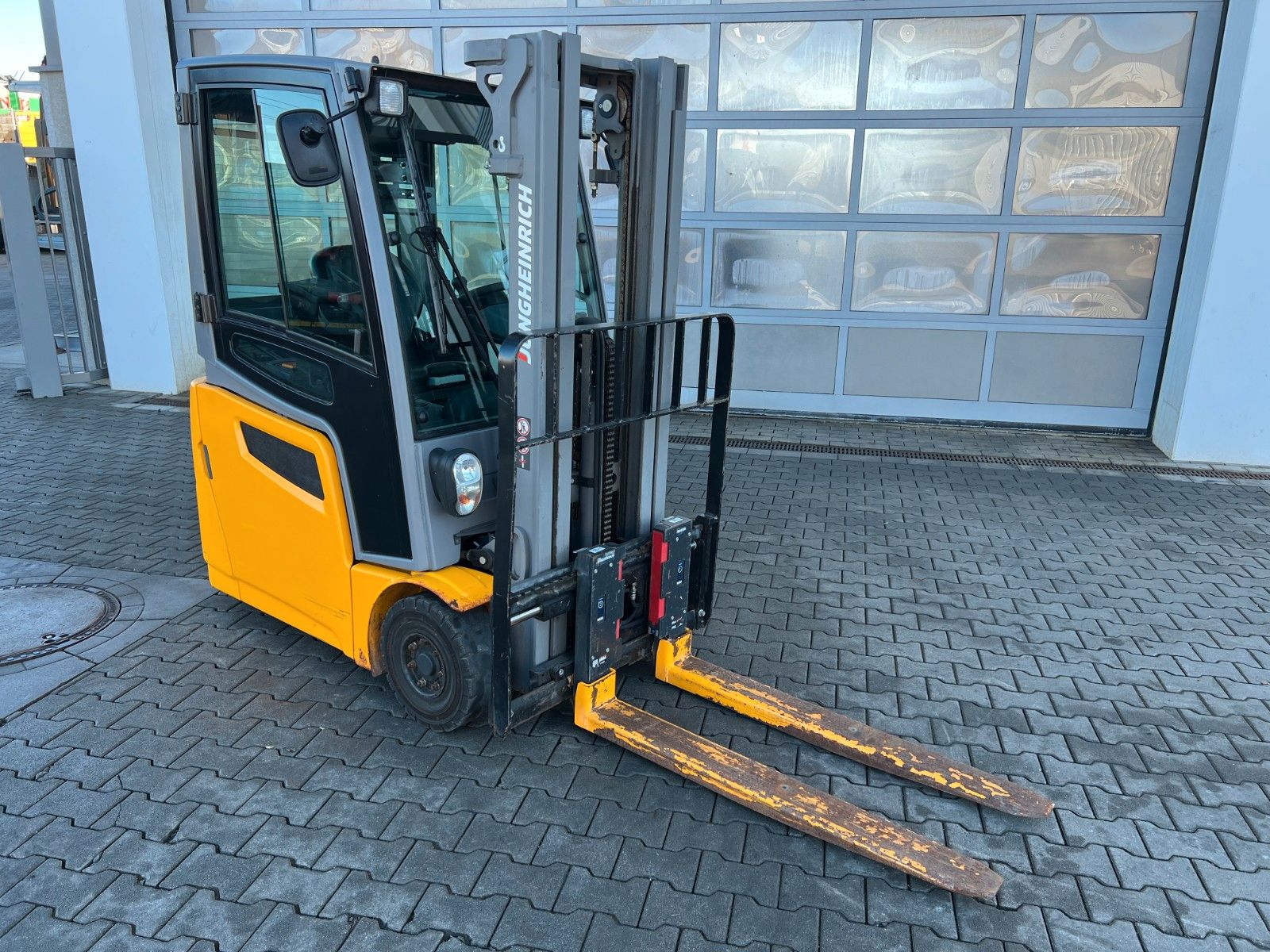 Fahrzeugabbildung Jungheinrich EFG 215 / Triplex: 4.25m! / SS / nur 995h! Waage