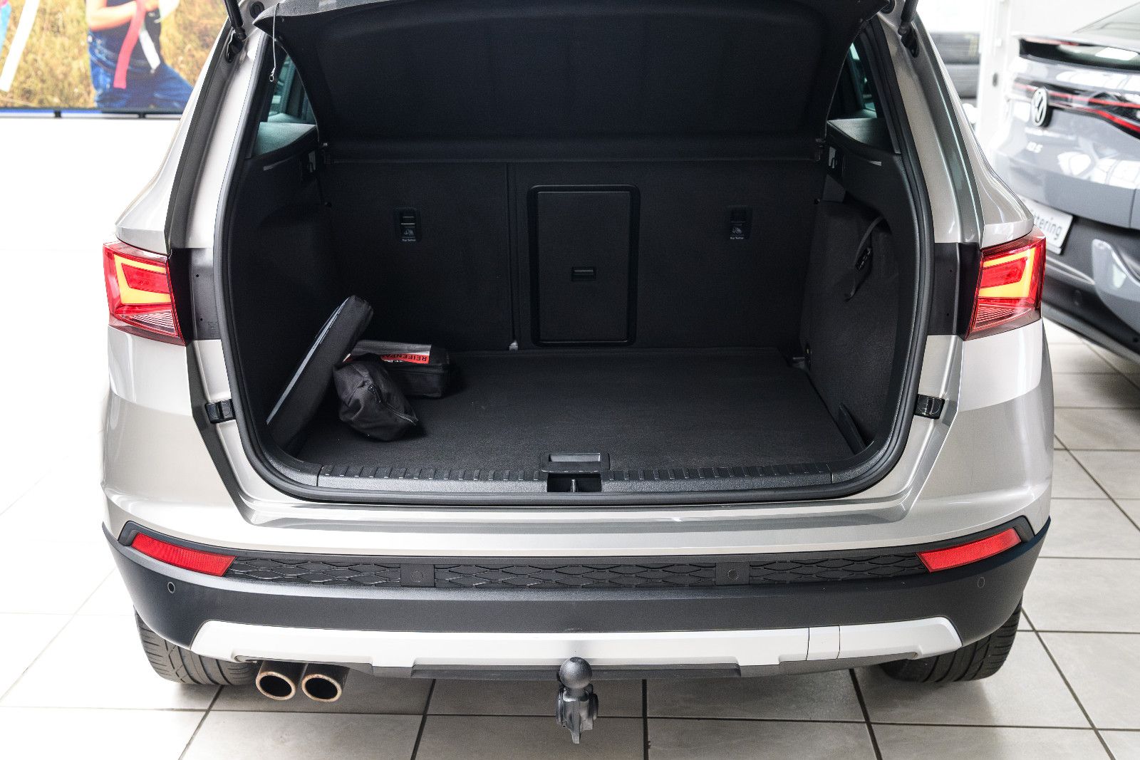 Fahrzeugabbildung SEAT Ateca Xcellence 4Drive +DSG+ Navi + AHK + Kamera