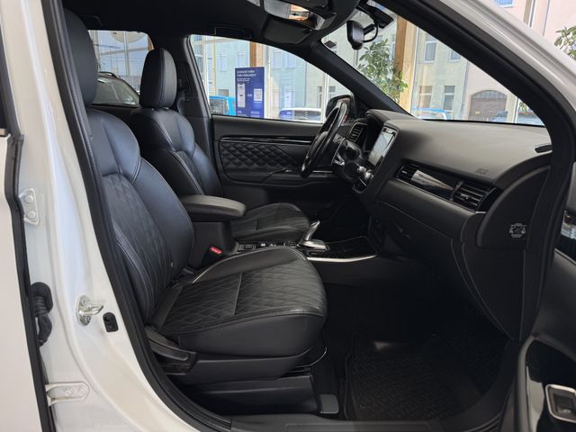 Mitsubishi Outlander PHEV PLUS Spirit-Paket 2.4 MIVEC 4WD