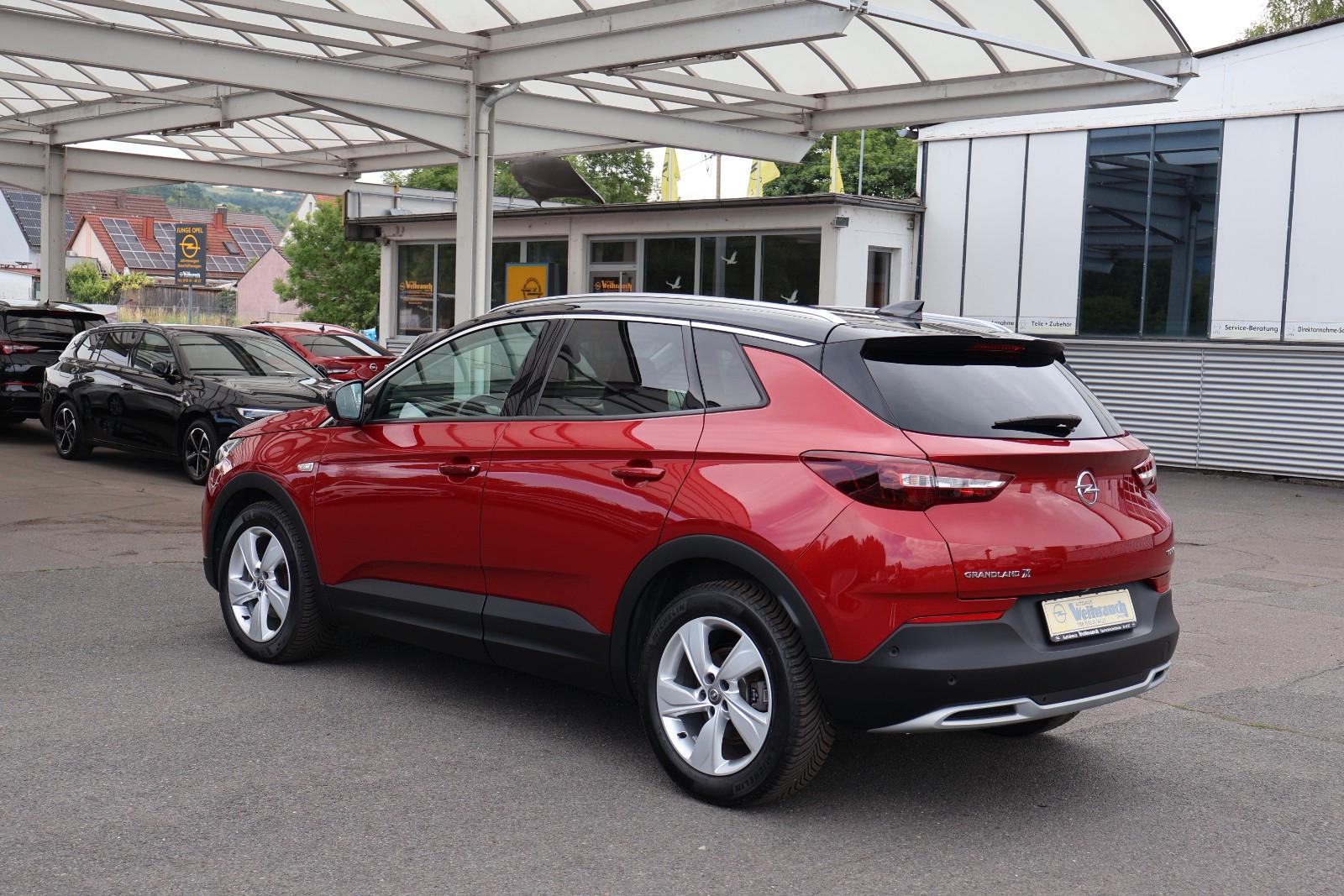 Opel Grandland X 1.6 Turbo AT8 Ultimate+AHK+