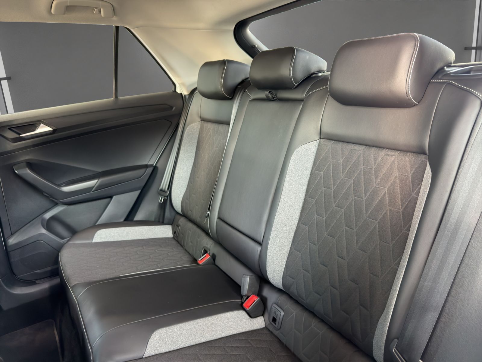 Volkswagen T-Roc - Bild 11