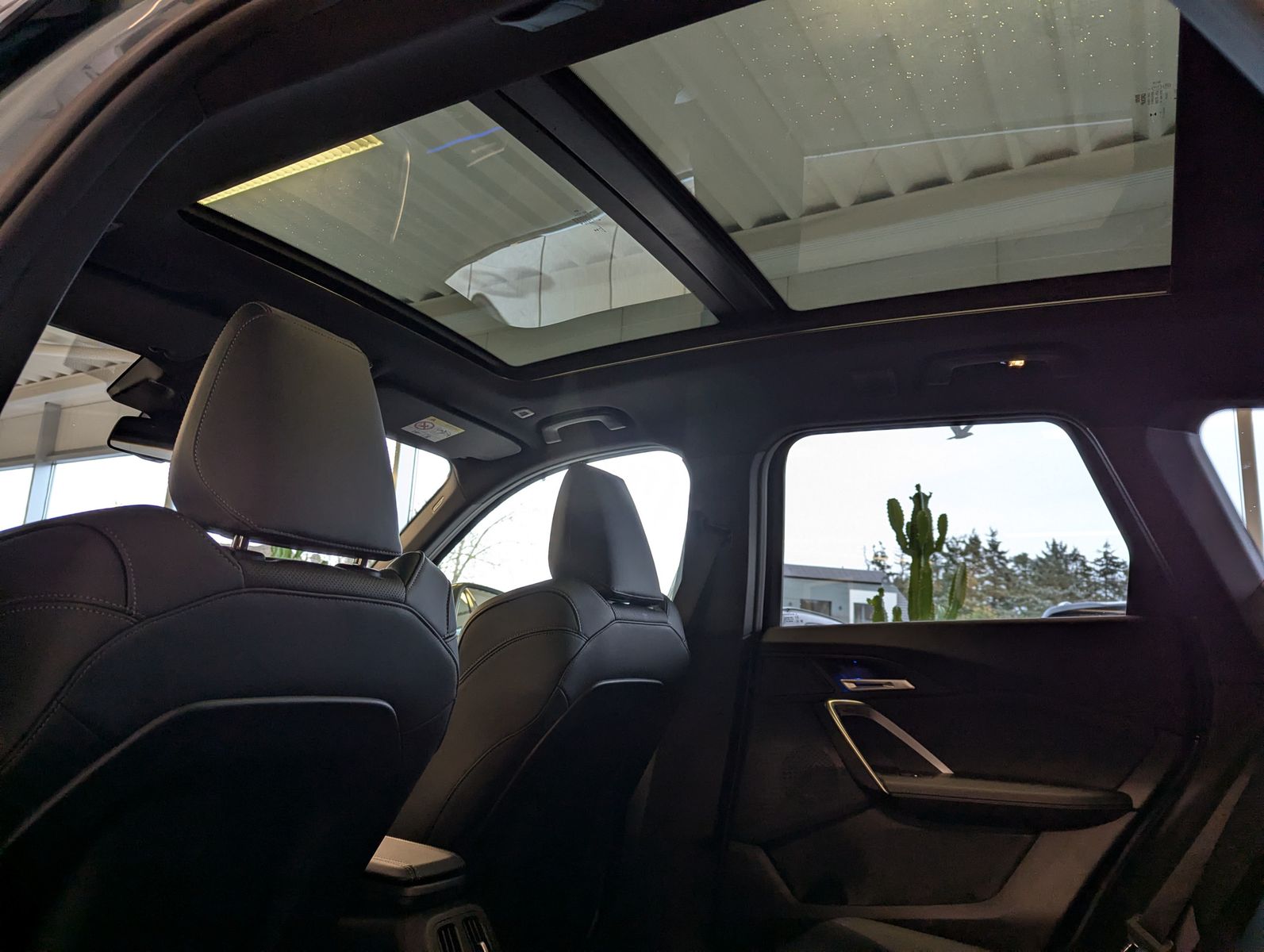 BMW X1 18d sDrive M-Sport Travel-Paket Pano Cam AHK - Image 14