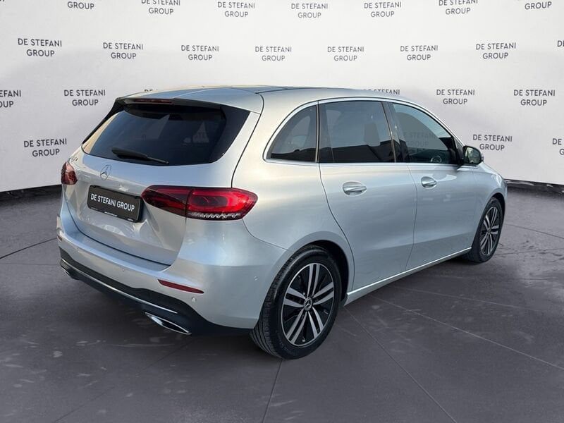 Mercedes-Benz Classe B B 180 d Automatic Sport P imagem 2