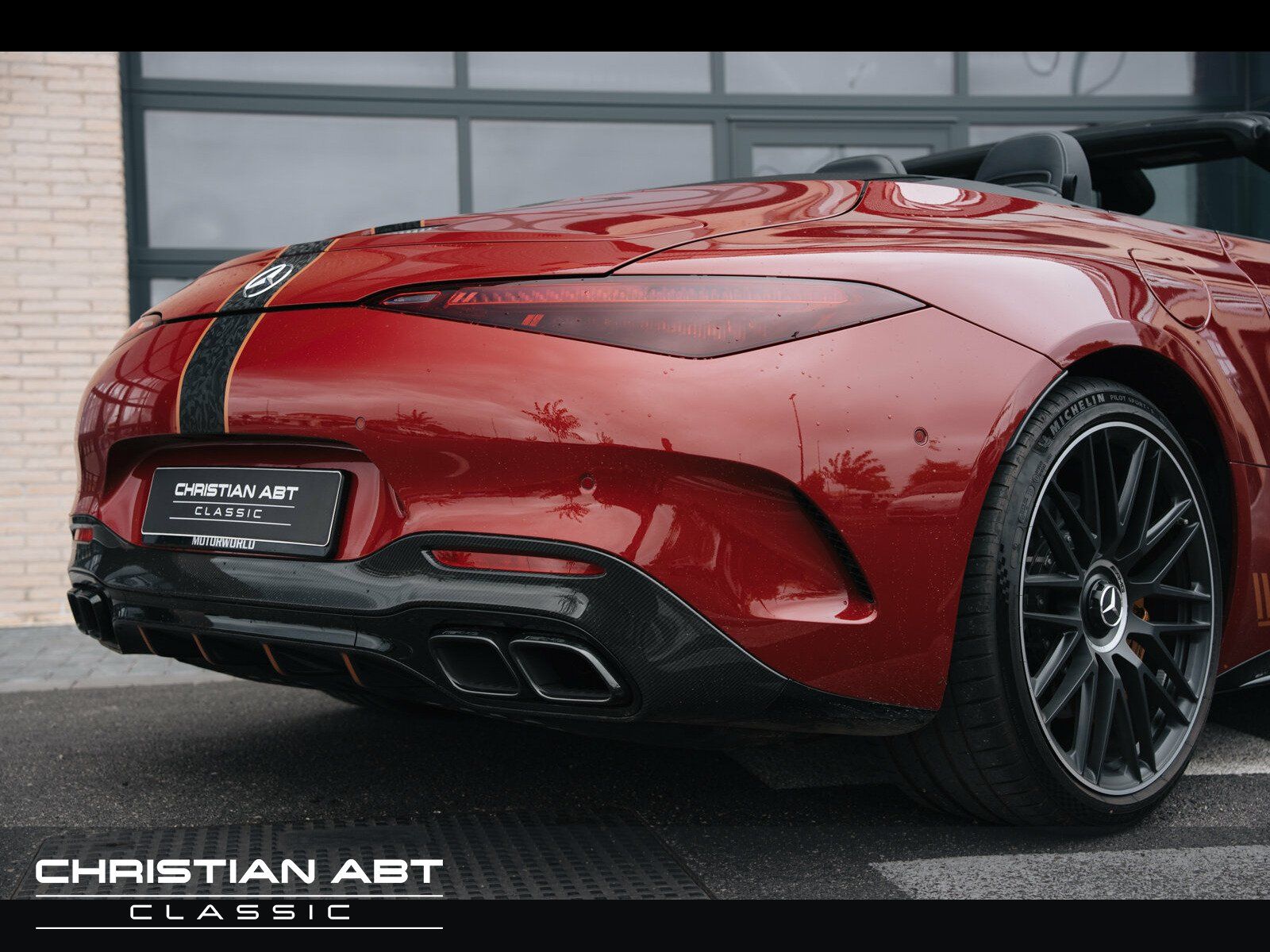 Fahrzeugabbildung Mercedes-Benz SL 63 AMG 4Matic Burmester Navi/Nachtsichtass.