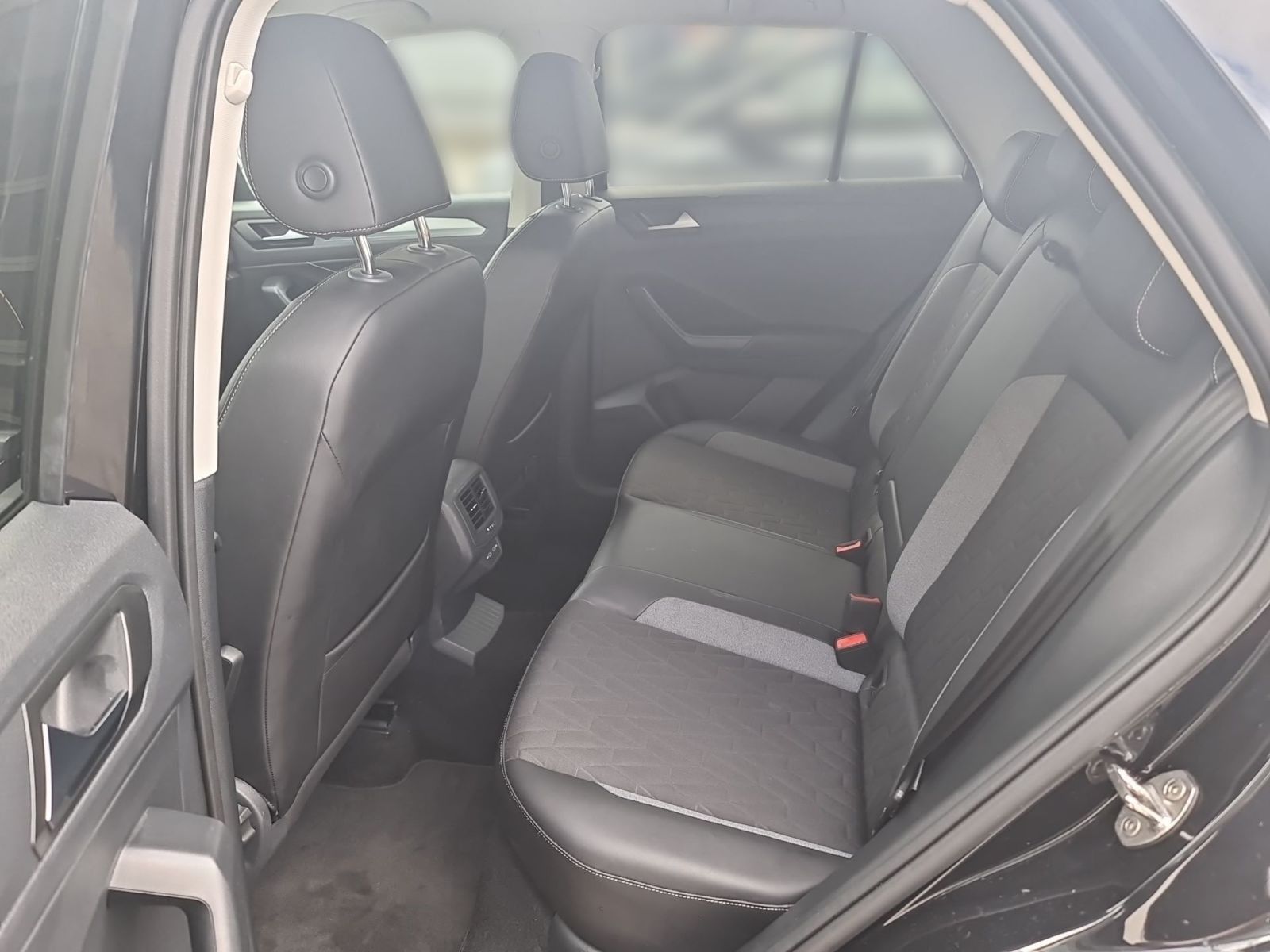 Volkswagen T-Roc - Bild 10