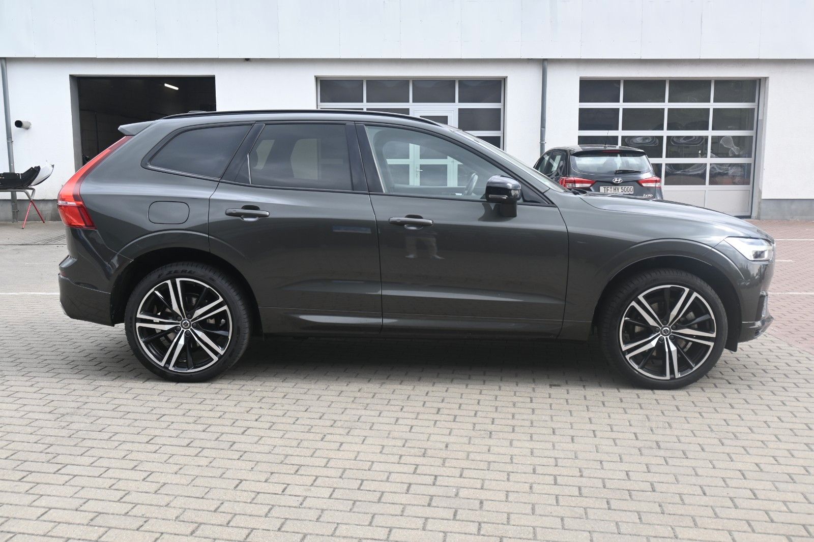 Fahrzeugabbildung Volvo XC60 T8 Twin Engine AWD R-Design*360°*LUFT*ACC
