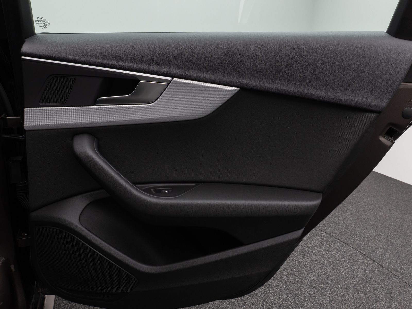 Fahrzeugabbildung Audi A4 2.0 TFSI Lim. Sport S Line Virtual AHK Tempom