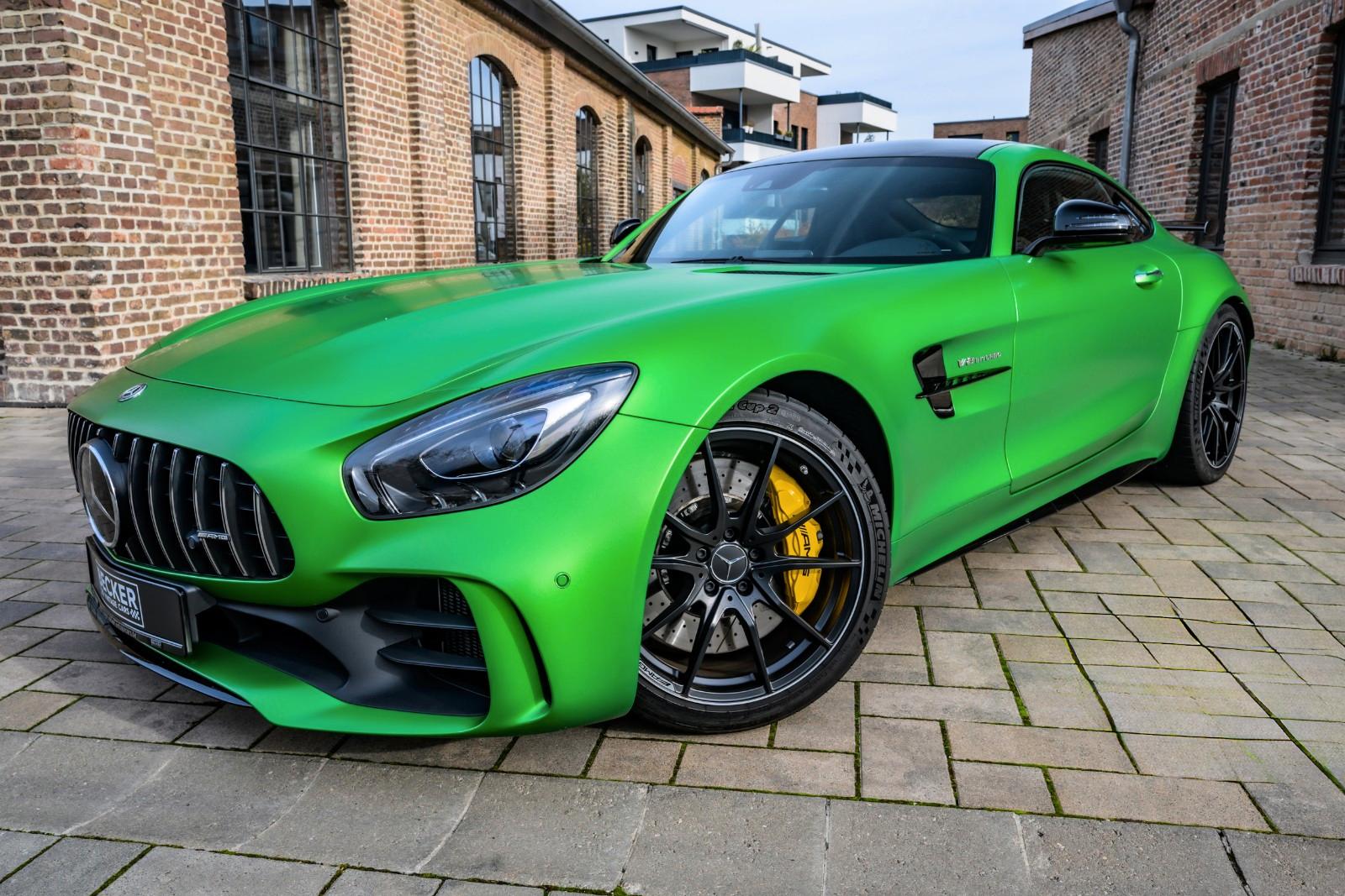 Mercedes-Benz AMG GT R