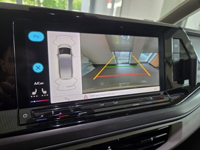 T7 Multivan Taxi 2.0 TDI LED STH AHK LÜ L2 LANG