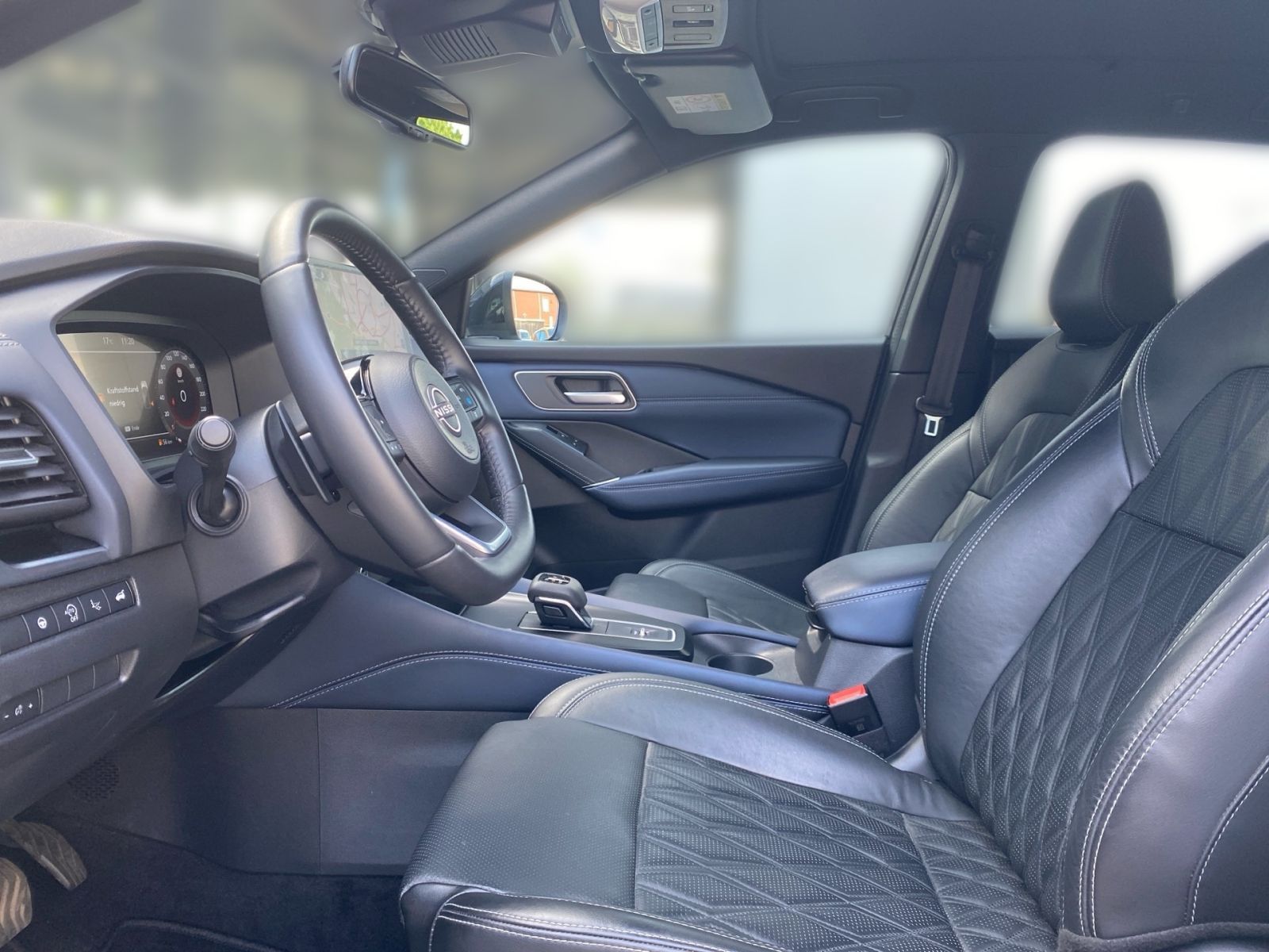 Fahrzeugabbildung Nissan Qashqai 1.3 DIG-T Automatik Tekna+ *Bose*Massage