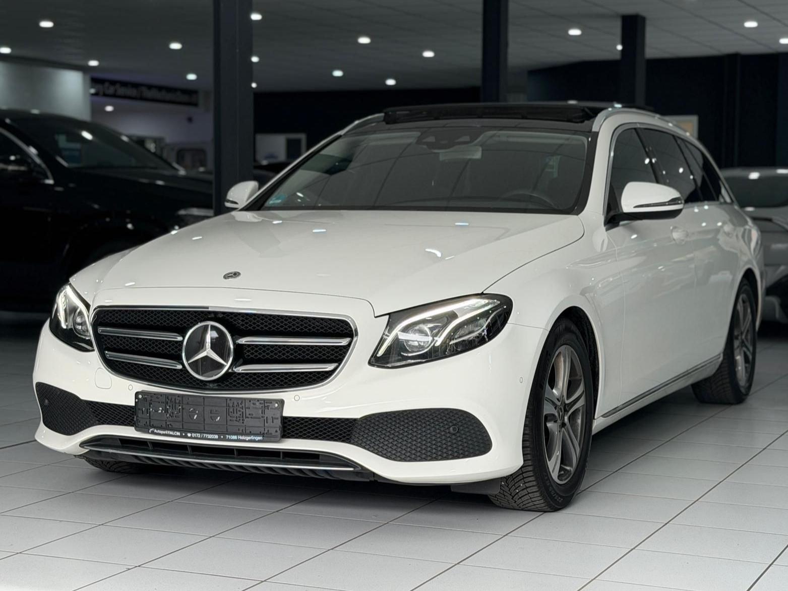 Mercedes-Benz E 300d *AVANTG.*PANO*R-CAM*DISTR+*eAHK*STANDHZG*