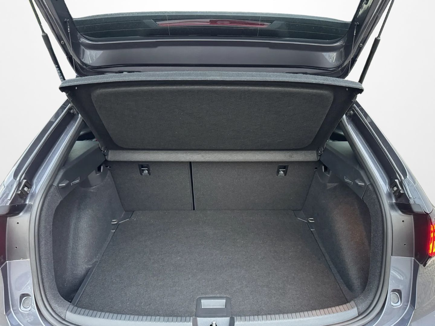Taigo 1.5 TSI DSG R-Line *BLACKSTYLE*MATRIX*PDC*
