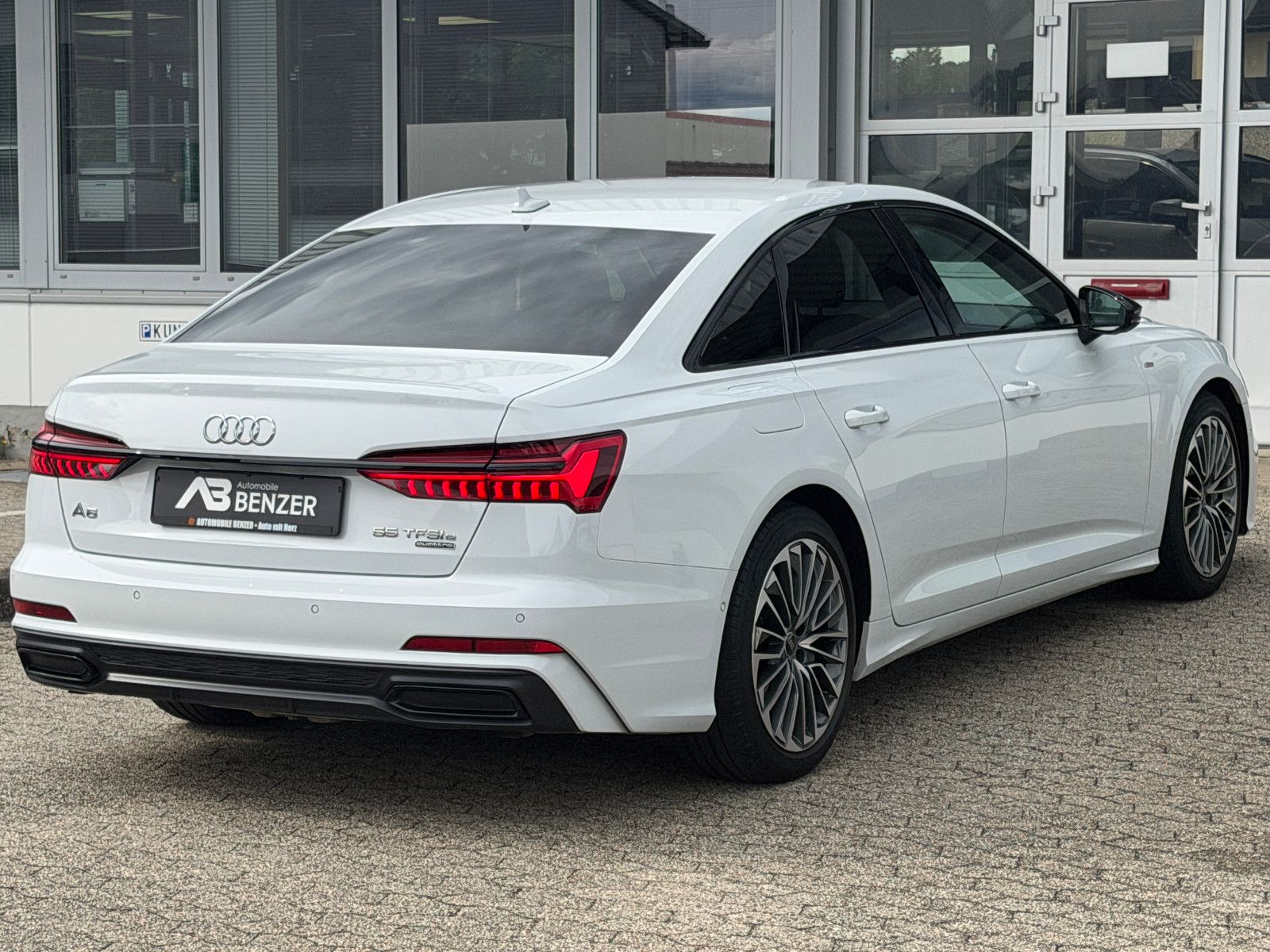 Fahrzeugabbildung Audi 55 TFSI e quattro S-Line/LEDER/Navi/LED/CarPlay/