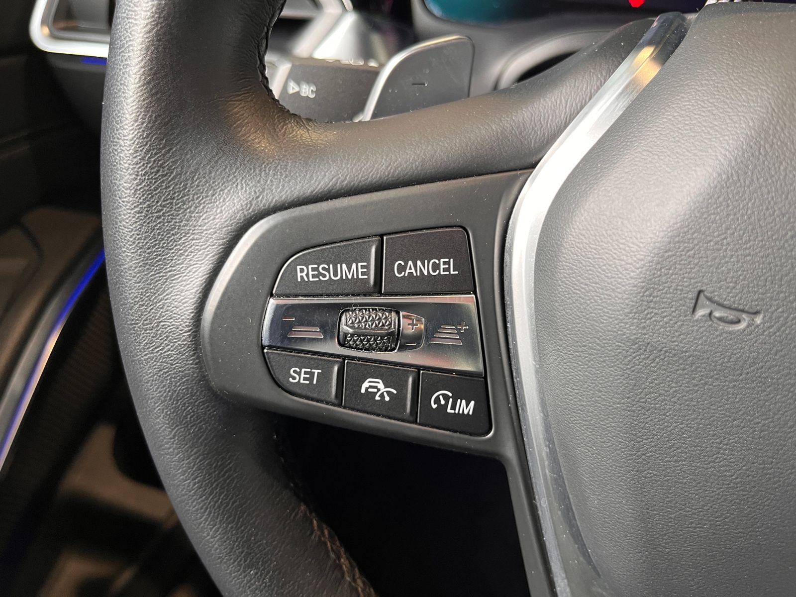 Fahrzeugabbildung BMW 320 i Sport Line Touring ACC LED NAVI ALU
