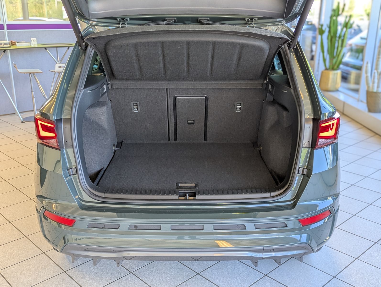 Fahrzeugabbildung CUPRA Ateca 1.5 TSI DSG Pano Memory ACC AHK-Vorb. 19"