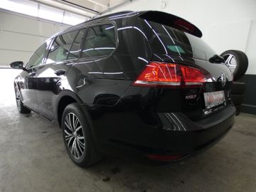 Volkswagen Golf - 5