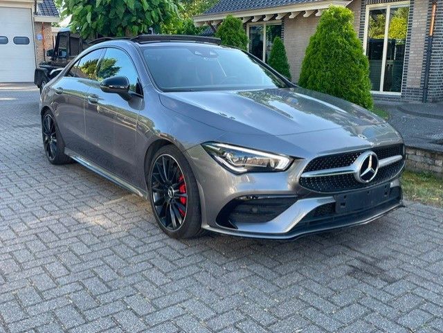 MERCEDES-BENZ CLA 35 AMG 4MATIC PANO NAVI NIGHT LED