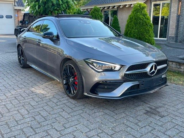 MERCEDES-BENZ CLA 35 AMG 4MATIC PANO NAVI NIGHT LED