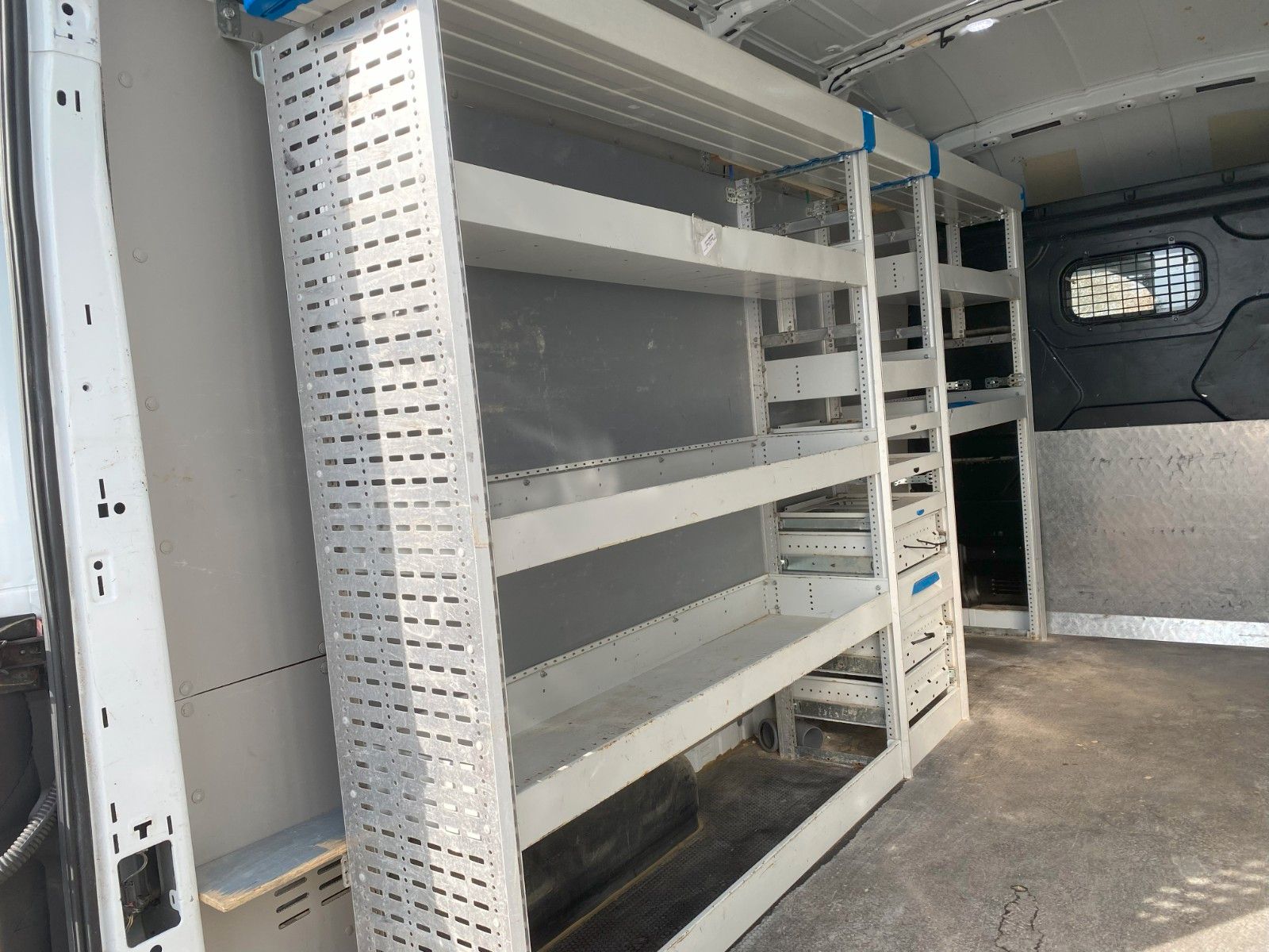 Fahrzeugabbildung Ford Transit Kasten 350 L3 Trend,AHK,STH,1Hd,Regale