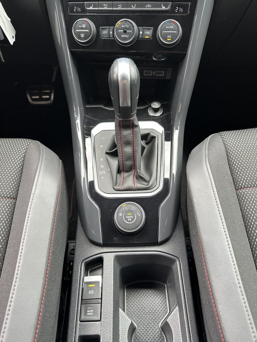 Fahrzeugabbildung Volkswagen T-Roc 2.0 TDI DSG Sport 4M NAV+LED+ACC+CARPLAY