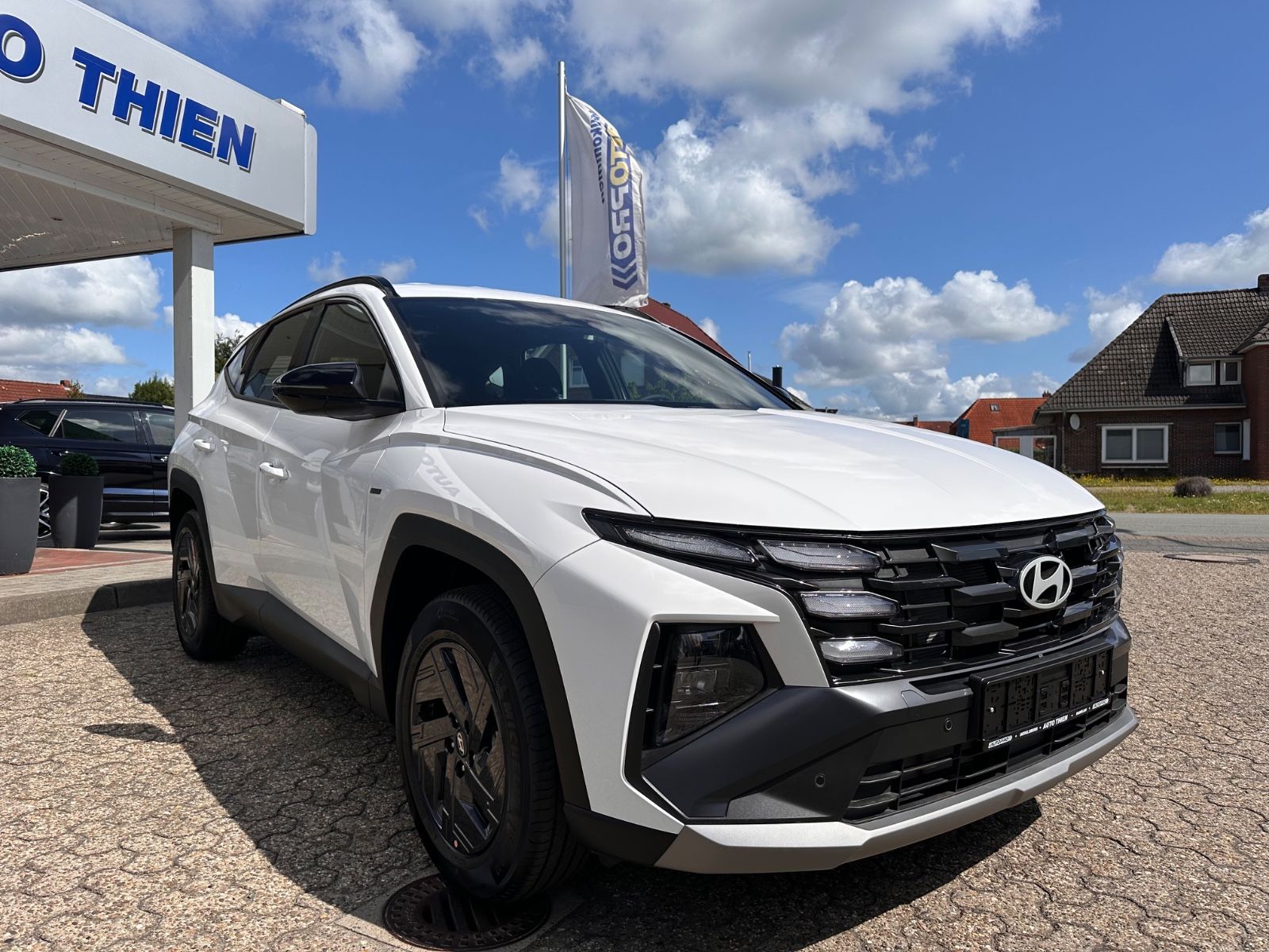 Fahrzeugabbildung Hyundai TUCSON Black-Line Hybrid 1.6 T-GDi DCT SHZG/RFK