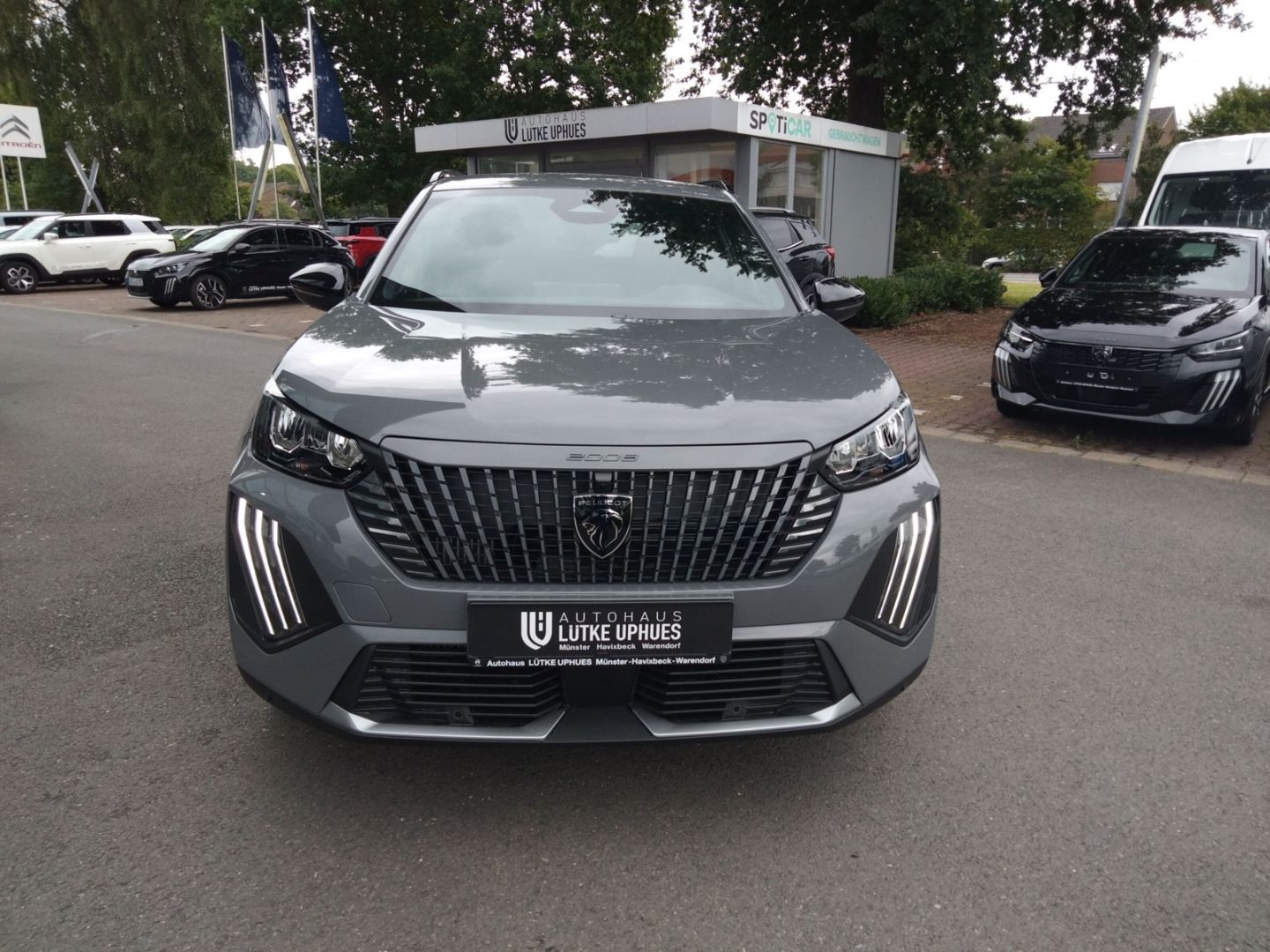Fahrzeugabbildung Peugeot 2008 ALLURE HYBRID 145 e-DSC6 Navi LED ACC