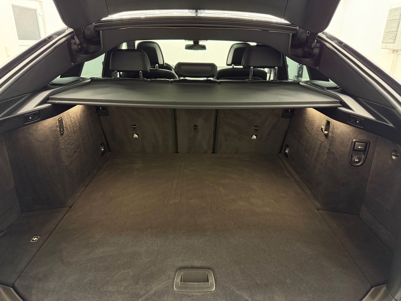 Fahrzeugabbildung BMW 630d GT xDrive M SPORT/LASER/HuD/PANO/AHK/STHZ