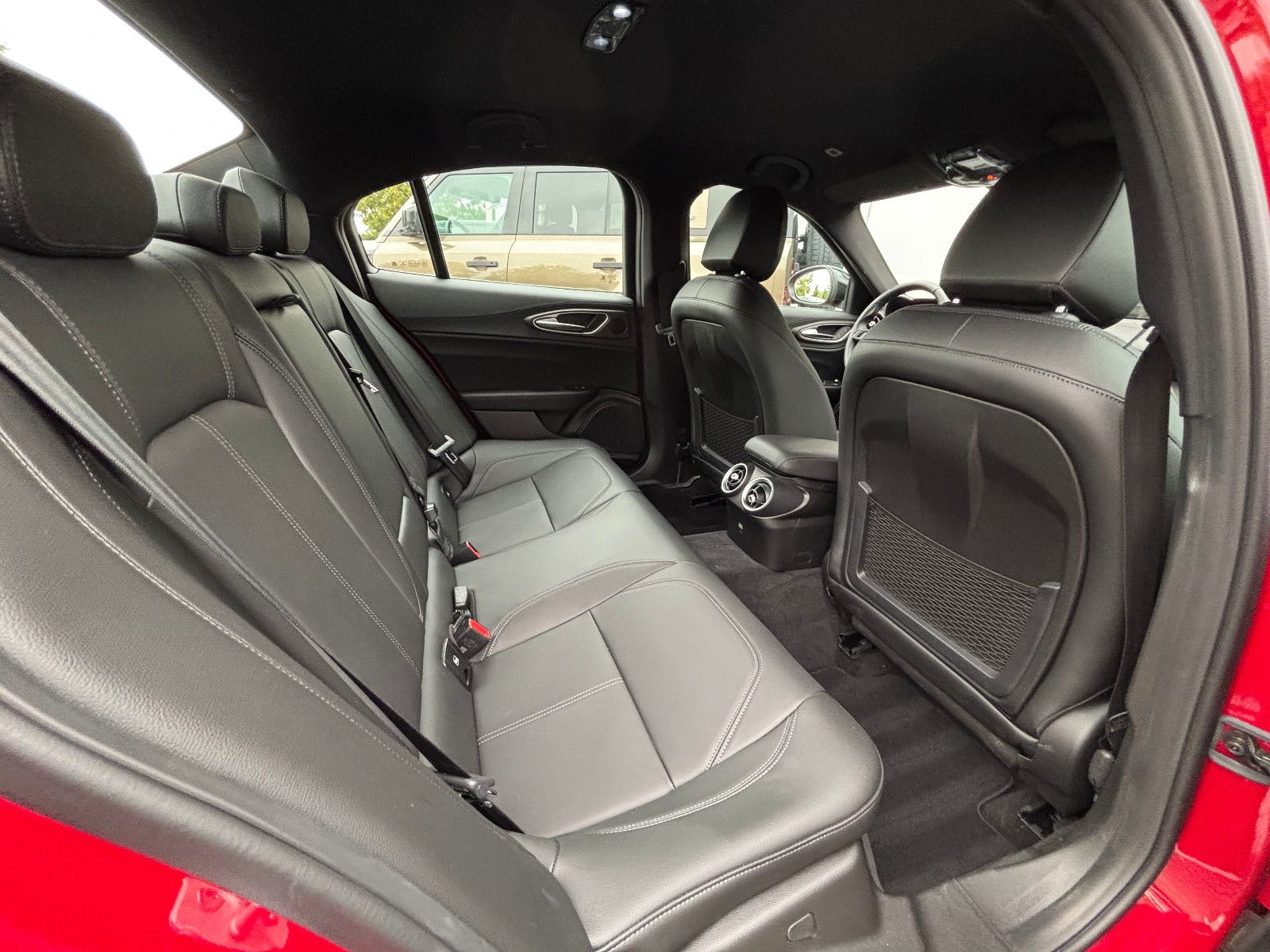 Fahrzeugabbildung Alfa Romeo Giulia Ti Q4/MEMORY/ACC/NAVI/KAMERA/SHZ