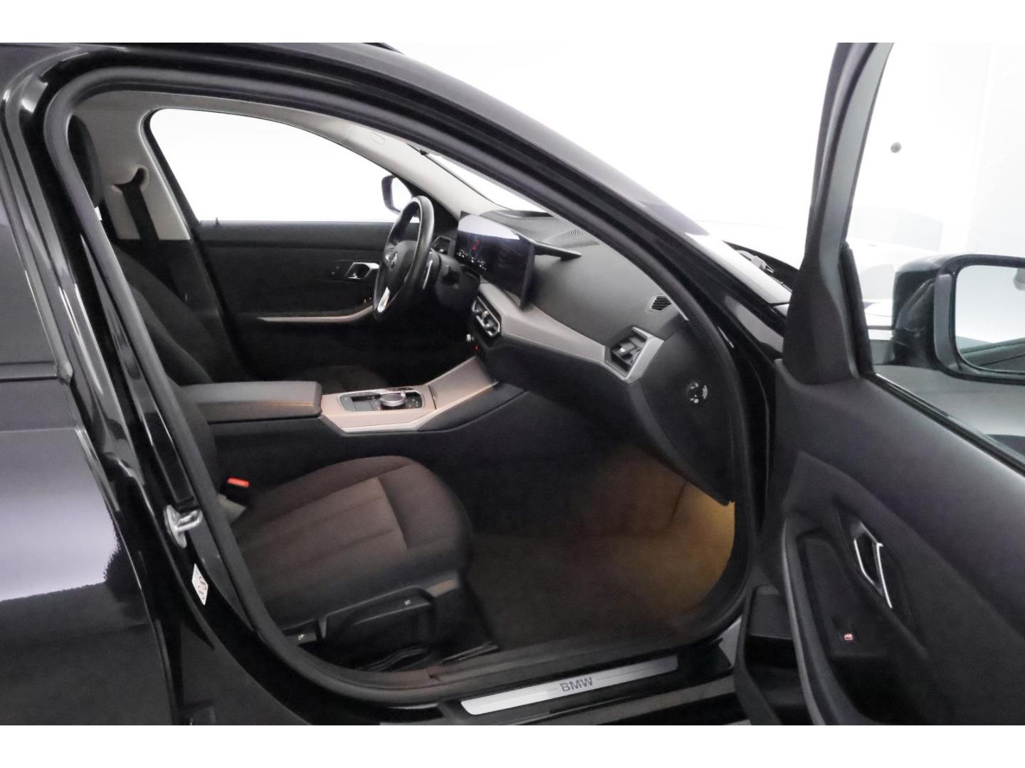 BMW 3 Series i Touring Steptronic+LED+NAVI+VIRTUAL+KAMERA, миниатюра 18
