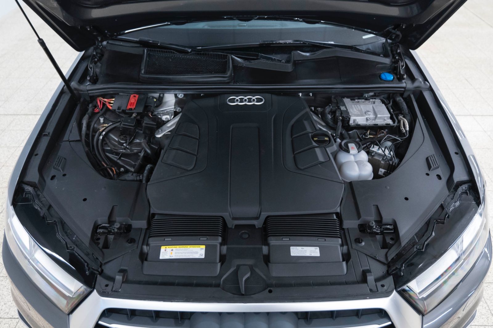 Fahrzeugabbildung Audi Q7 3.0 TFSI Quattro LED PANO NAV 7 SITZER BOSE