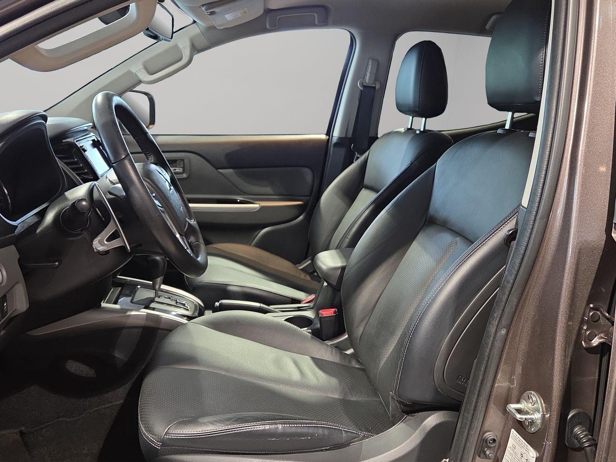 Mitsubishi L200 Diamant Edition+ DOKA 4WD *AHK*NAVI*